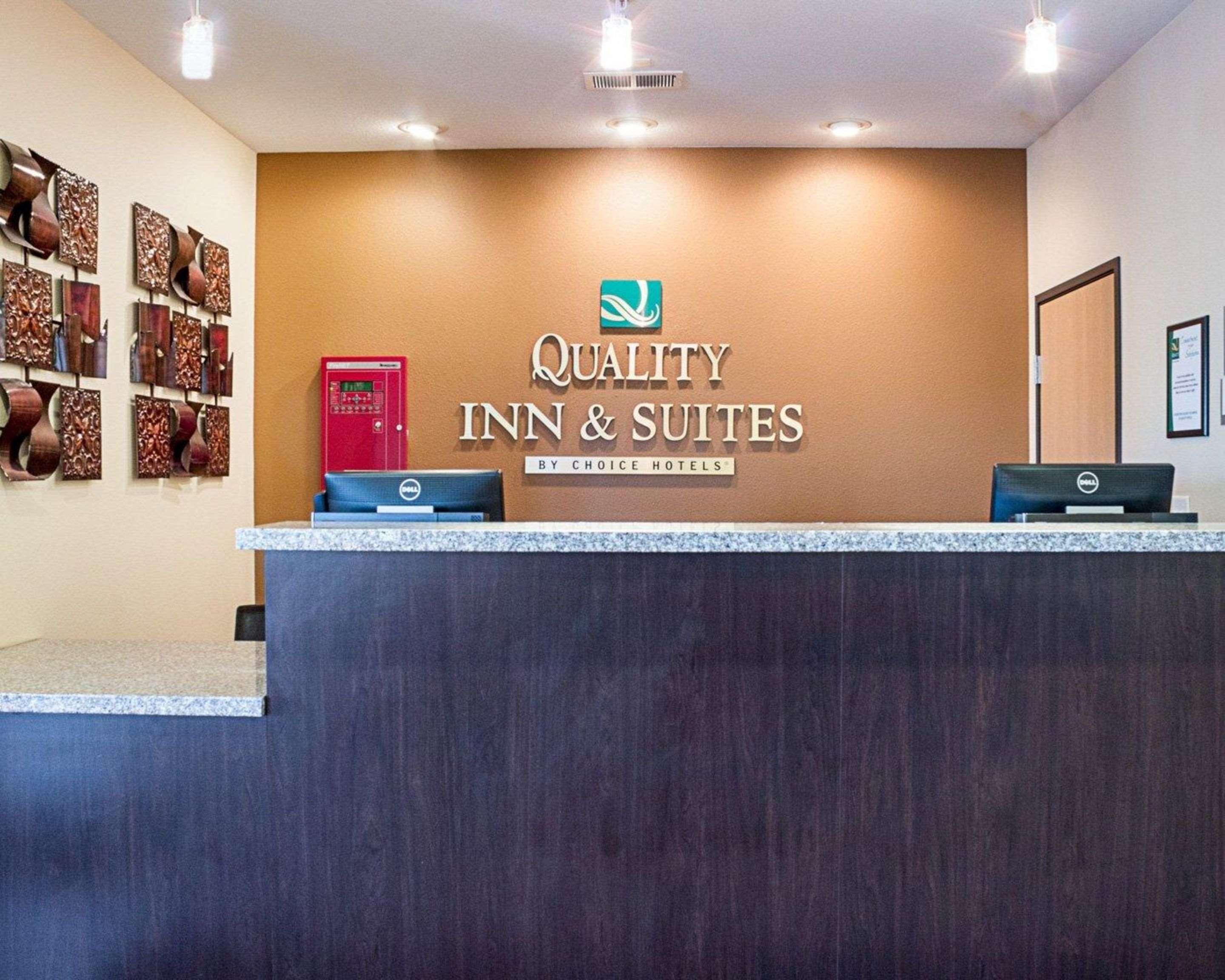 Quality Inn & Suites Minot Dış mekan fotoğraf
