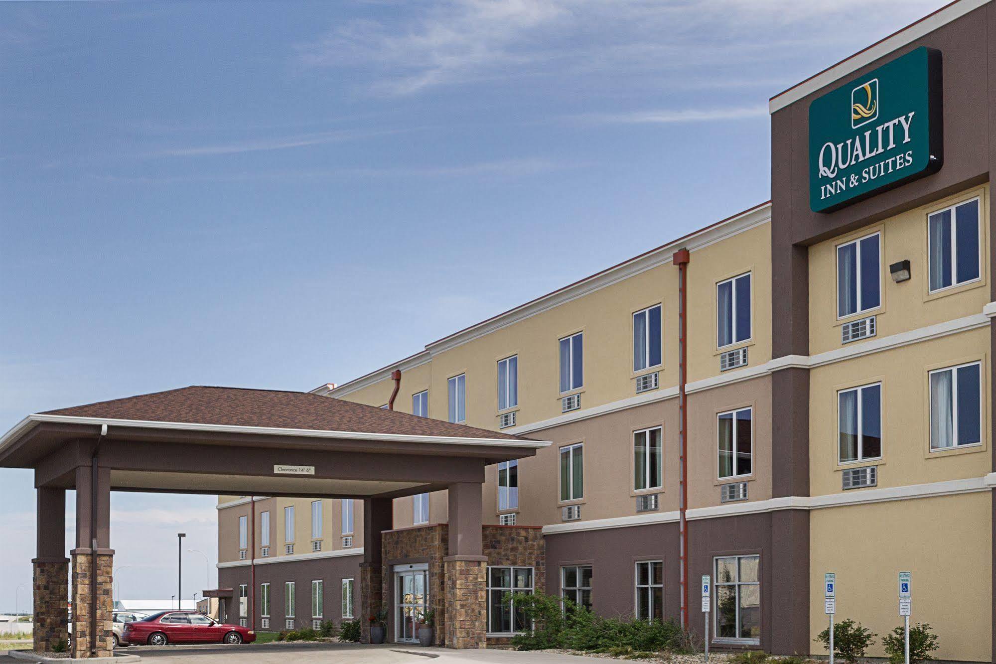 Quality Inn & Suites Minot Dış mekan fotoğraf